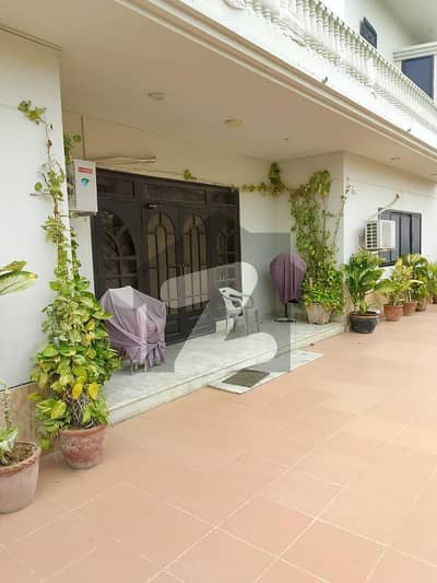 Very Well Maintained 600 Yard Bunglow For Sale