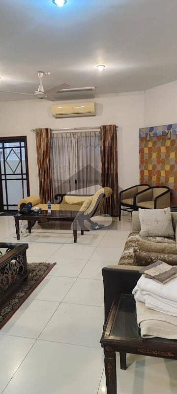 600 Yard Well Maintained Bunglow For Sale DHA Phase 6