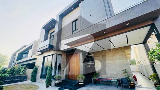 ڈی ایچ اے فیز 6 ڈیفنس (ڈی ایچ اے),لاہور میں 5 کمروں کا 1 کنال مکان 10.5 کروڑ میں برائے فروخت۔