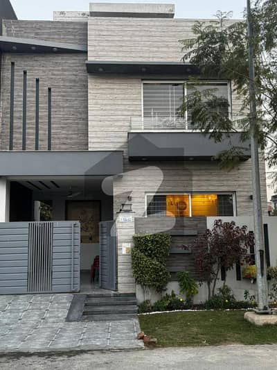 MODERN HOUSE FO SALE