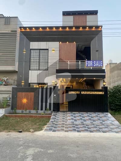 جوبلی ٹاؤن لاہور میں 5 کمروں کا 5 مرلہ مکان 2.35 کروڑ میں برائے فروخت۔