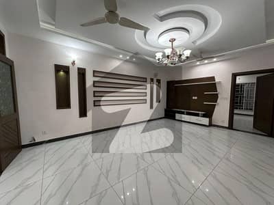 بحریہ ٹاؤن فیز 7 بحریہ ٹاؤن راولپنڈی,راولپنڈی میں 2 کمروں کا 10 مرلہ زیریں پورشن 60.0 ہزار میں کرایہ پر دستیاب ہے۔