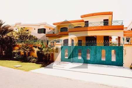 ڈی ایچ اے فیز 3 ڈیفنس (ڈی ایچ اے),لاہور میں 5 کمروں کا 1 کنال مکان 2.2 لاکھ میں کرایہ پر دستیاب ہے۔