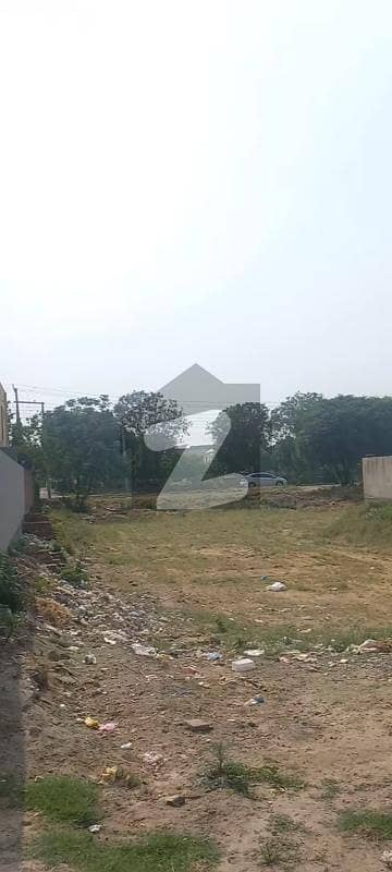 ڈی ایچ اے فیز9 پریزم - بلاک اے ڈی ایچ اے فیز9 پریزم,ڈی ایچ اے ڈیفینس,لاہور میں 1 کنال رہائشی پلاٹ 3.1 کروڑ میں برائے فروخت۔