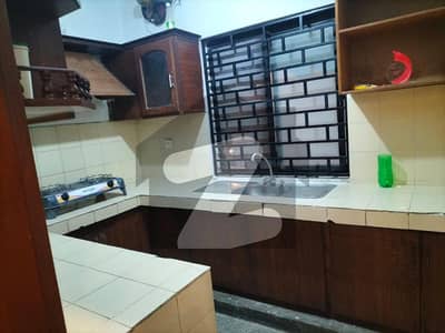 جی ۔ 9/4 جی ۔ 9,اسلام آباد میں 4 کمروں کا 5 مرلہ مکان 5.15 کروڑ میں برائے فروخت۔