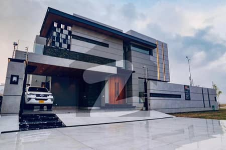 2 KANAL LOWER PORTION AVAILABLE FOR RENT IN DHA PHASE 8.