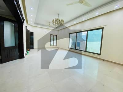 ایف ۔ 7 اسلام آباد میں 8 کمروں کا 1 کنال مکان 14.0 لاکھ میں کرایہ پر دستیاب ہے۔