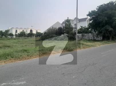 ڈی ایچ اے فیز 7 ڈیفنس (ڈی ایچ اے),لاہور میں 2 کنال رہائشی پلاٹ 7.25 کروڑ میں برائے فروخت۔