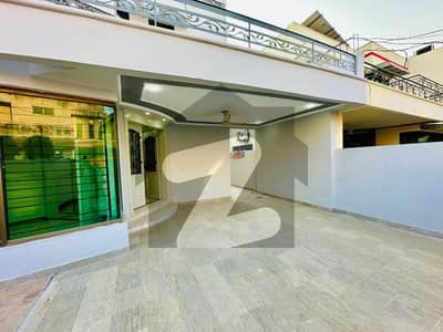 پنجاب کوآپریٹو ہاؤسنگ سوسائٹی لاہور میں 4 کمروں کا 10 مرلہ مکان 1.4 لاکھ میں کرایہ پر دستیاب ہے۔