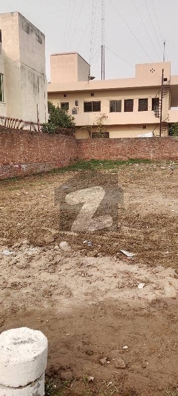 8 Marla Corner plot available for Sale