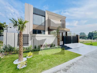 16 Marla Ultra Classic Mazhar Munir Bungalow For Sale In Lake City Meadows | Near DHA Phase 5