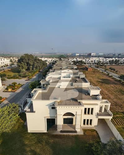 Luxury 10 Marla Villa Available Lahore Smart City