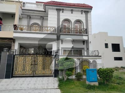 14 Marla Portion For Rent In Cavalry Ground With Solar System