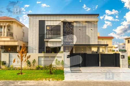1 KANAL MODERN DESIGNED BUNGALOW FOR SALE TOP LOCATION IN DHA PHASE 6