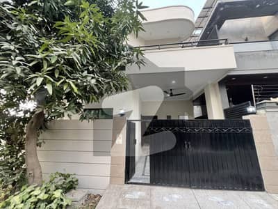 ڈی ایچ اے فیز 3 ڈیفنس (ڈی ایچ اے),لاہور میں 3 کمروں کا 5 مرلہ مکان 1.25 لاکھ میں کرایہ پر دستیاب ہے۔