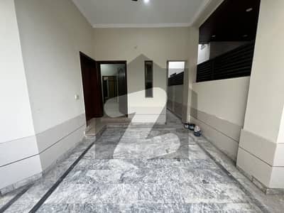 ڈی ایچ اے فیز 3 ڈیفنس (ڈی ایچ اے),لاہور میں 4 کمروں کا 10 مرلہ مکان 1.9 لاکھ میں کرایہ پر دستیاب ہے۔