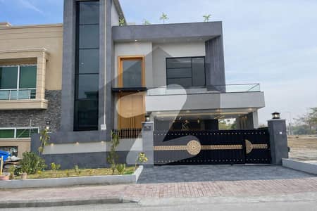 10 Marla ultra modren house with great elevation for sale
