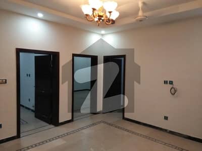 سیٹیلائیٹ ٹاؤن - بلاک ڈی سیٹیلائیٹ ٹاؤن,راولپنڈی میں 3 کمروں کا 7 مرلہ مکان 90.0 ہزار میں کرایہ پر دستیاب ہے۔