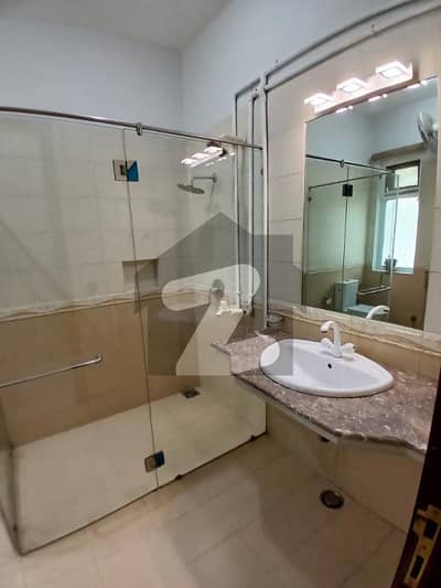 Defence 2000 Yards Bungalow For Rent