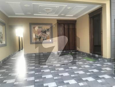 10 MARLA TOP LOCATION HOUSE AVAILABLE FOR SALE IN LDA AVENUE - BLOCK M