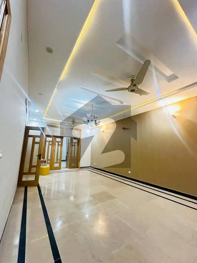 جی ۔ 13 اسلام آباد میں 3 کمروں کا 14 مرلہ زیریں پورشن 1.4 لاکھ میں کرایہ پر دستیاب ہے۔