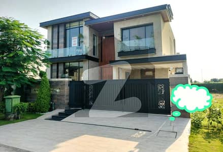 ڈی ایچ اے فیز 8 ڈیفنس (ڈی ایچ اے),لاہور میں 5 کمروں کا 1 کنال مکان 3.3 لاکھ میں کرایہ پر دستیاب ہے۔