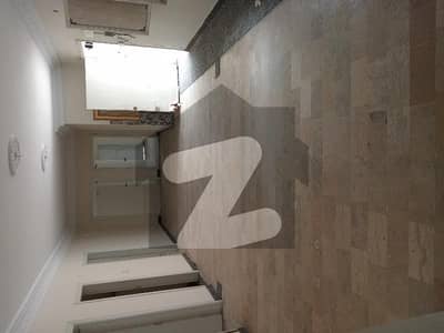 Gulshan block 5, 400 yards, silent commercial Gulshan block 5, 400 yards, silent commercial