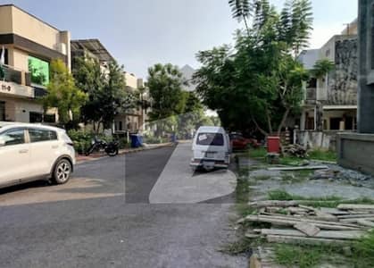 Bahria Enclave Sector B1 5 Marla Devlop Plot For Sale Close to Masjid and Park