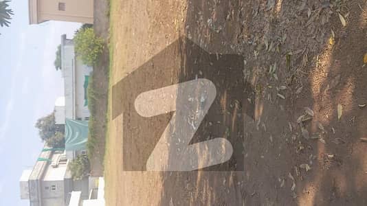 PRIME LOCATION 32 MARLA SOLID LAND LEVEL PLOT AVAIL FOR SALE