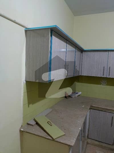 گلشنِ اقبال گلشنِ اقبال ٹاؤن,کراچی میں 4 کمروں کا 16 مرلہ زیریں پورشن 1.3 لاکھ میں کرایہ پر دستیاب ہے۔