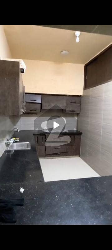 نارتھ کراچی ۔ سیکٹر 11بی نارتھ کراچی,کراچی میں 3 کمروں کا 10 مرلہ مکان 3.65 کروڑ میں برائے فروخت۔