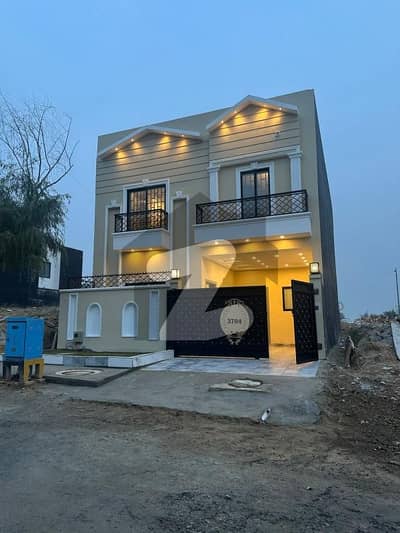 5 MARLA DOUBLE HIEGHTED BRAND NEW HOUSE FOR SALE MULTI GARDEN B17 Islamabad