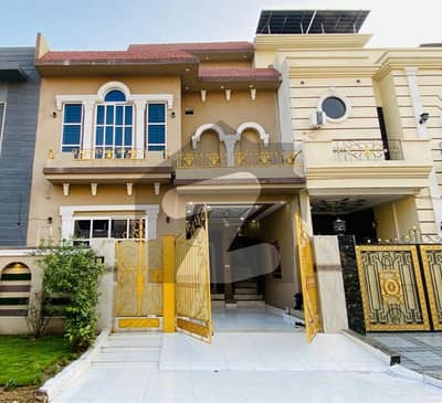 سٹی ہاؤسنگ سوسائٹی گوجرانوالہ میں 4 کمروں کا 5 مرلہ مکان 1.9 کروڑ میں برائے فروخت۔