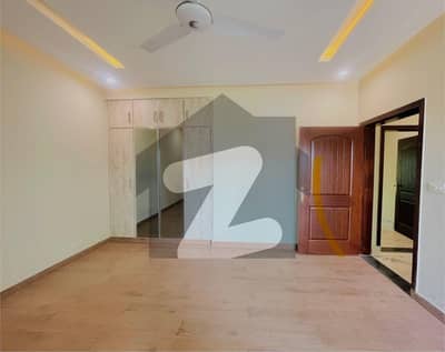 عسکری 11 عسکری,لاہور میں 3 کمروں کا 10 مرلہ فلیٹ 1.35 لاکھ میں کرایہ پر دستیاب ہے۔