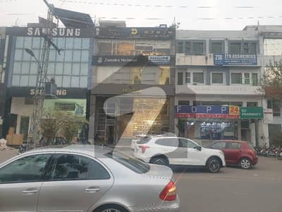 ڈی ایچ اے فیز 4 - ڈبل سی اے بلاک فیز 4,ڈیفنس (ڈی ایچ اے),لاہور میں 4 مرلہ عمارت 6.0 لاکھ میں کرایہ پر دستیاب ہے۔