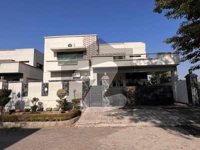 Brigadiers House For sale in Askari 14 Rawalpindi with extra land