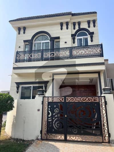 A brand new 3 Marla Cornar + Facing Park +Main Boulevard