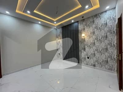 رائل آرچرڈ ملتان پبلک سکول روڈ,ملتان میں 3 کمروں کا 5 مرلہ مکان 70.0 ہزار میں کرایہ پر دستیاب ہے۔