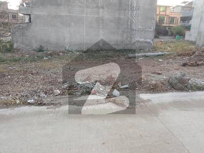 ائیرپورٹ ہاؤسنگ سوسائٹی - سیکٹر 4 ائیرپورٹ ہاؤسنگ سوسائٹی,راولپنڈی میں 6 مرلہ رہائشی پلاٹ 1.05 کروڑ میں برائے فروخت۔