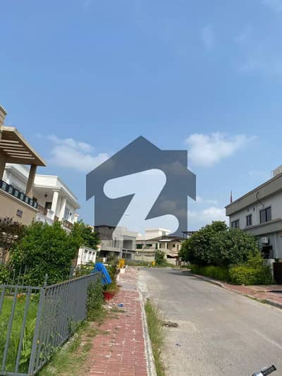 بحریہ ٹاؤن فیز 8 ۔ سیکٹر ایف - 1 بحریہ ٹاؤن فیز 8,بحریہ ٹاؤن راولپنڈی,راولپنڈی میں 5 کمروں کا 10 مرلہ مکان 2.7 کروڑ میں برائے فروخت۔