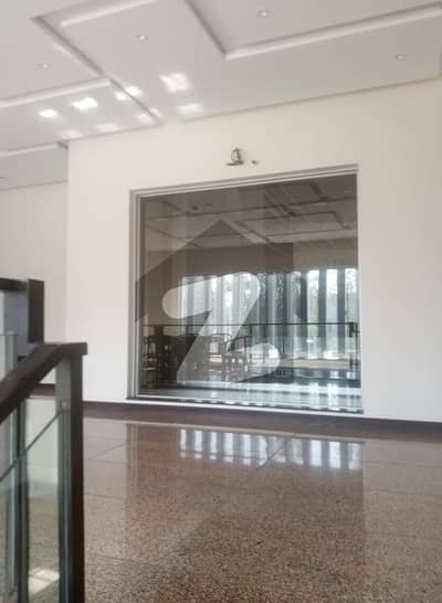 سُندرانڈسٹریل اسٹیٹ لاہور میں 11 کمروں کا 8 کنال فیکٹری 17.5 لاکھ میں کرایہ پر دستیاب ہے۔