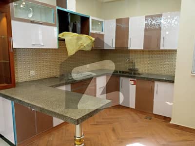 بحریہ ٹاؤن فیز 8 بحریہ ٹاؤن راولپنڈی,راولپنڈی میں 4 کمروں کا 5 مرلہ مکان 1.85 کروڑ میں برائے فروخت۔