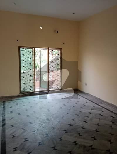 Lower Portion For Rent At The Prime Location In Saddar Officer Colony