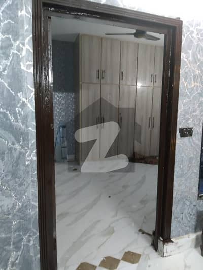 گلبرگ 2 گلبرگ,لاہور میں 2 کمروں کا 5 مرلہ بالائی پورشن 80.0 ہزار میں کرایہ پر دستیاب ہے۔