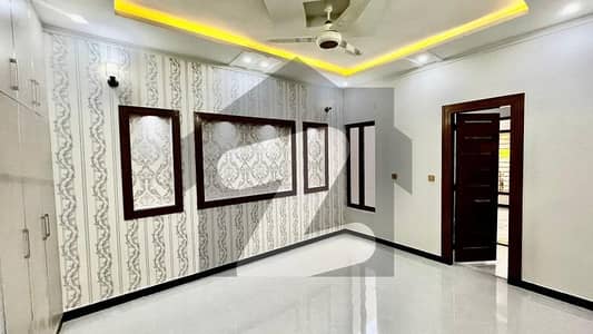 بحریہ ٹاؤن فیز 8 بحریہ ٹاؤن راولپنڈی,راولپنڈی میں 5 کمروں کا 7 مرلہ مکان 2.35 کروڑ میں برائے فروخت۔