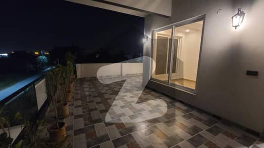 ڈی ۔ 12/2 ڈی ۔ 12,اسلام آباد میں 8 کمروں کا 1 کنال مکان 26.5 کروڑ میں برائے فروخت۔