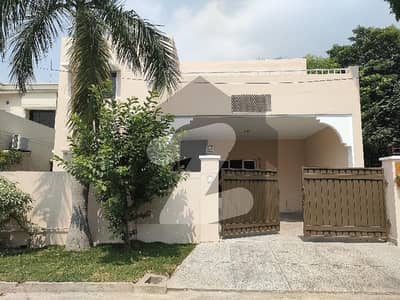 صدر کینٹ,لاہور میں 3 کمروں کا 10 مرلہ مکان 1.35 لاکھ میں کرایہ پر دستیاب ہے۔