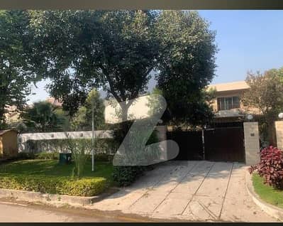 F-7/2 2 Kanal House Up For rent