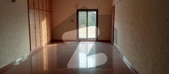 9 Marla House For Sale In Eden Avenue Ext New Air Port Road Lahore Cantt 4 Bed With Attached Bathroom Rooms Tvl D/D Kitchen Store Price,,330 Lac