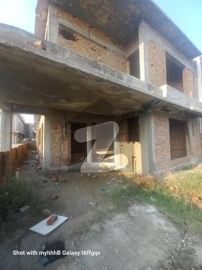 In Bahria Town Phase 8 House Sized 10 Marla For sale